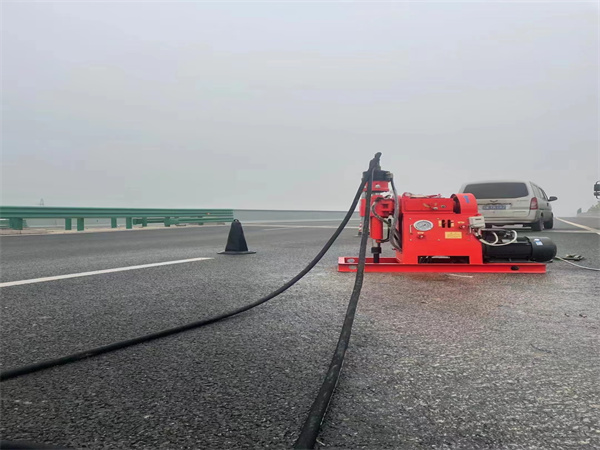 突泉马路路基路面开裂下沉注浆加固灌浆