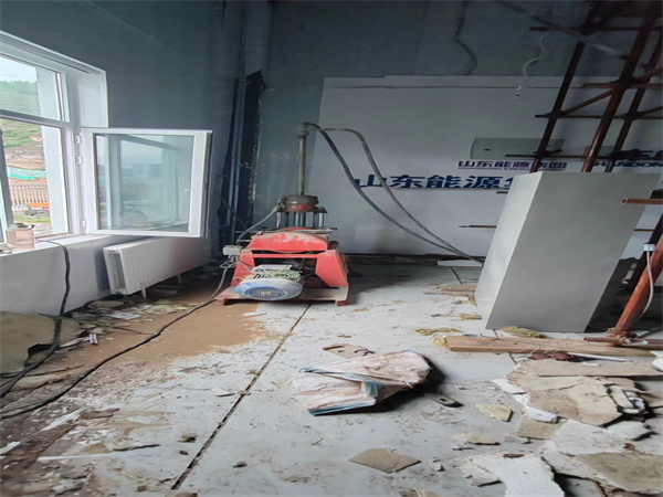 突泉地基基础下沉墙体裂缝加固注浆顶升施工